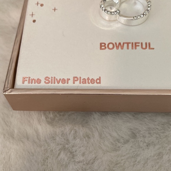 Disney Minnie Mouse Necklace - Picture 3 of 9